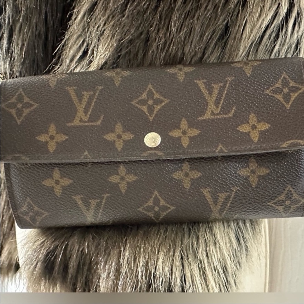 LV Wallet / Clutch - See details in picture from listing I purchased from .